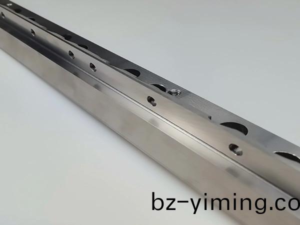 固(gu)定刀(dao)架，定(ding)刀架，得人精(jing)工定(ding)製(zhi)切粒機(ji)配(pei)件(jian)