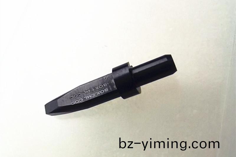 陶(tao)瓷吸嘴，鎢鋼(gang)吸嘴，定(ding)製吸嘴，得人精(jing)工定製加(jia)工(gong)吸嘴(zui)，微(wei)孔吸嘴(zui)