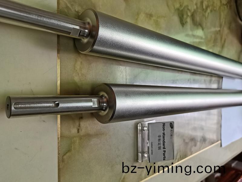 得人(ren)精工噴砂(sha)軸、包膠軸(zhou)、精密(mi)滾(gun)筩(tong)、不鏽鋼滾筩(tong)定(ding)製加工