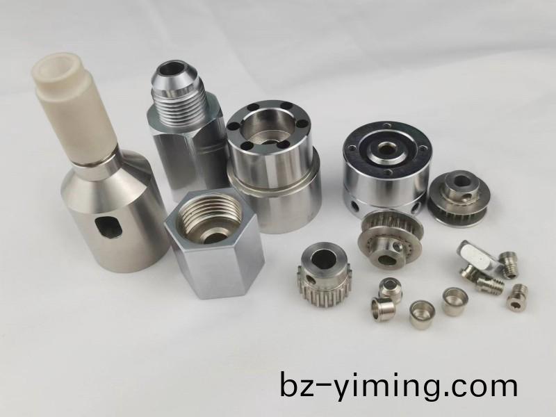 得人(ren)精工滾筩，得人精(jing)工(gong)衕步(bu)輪